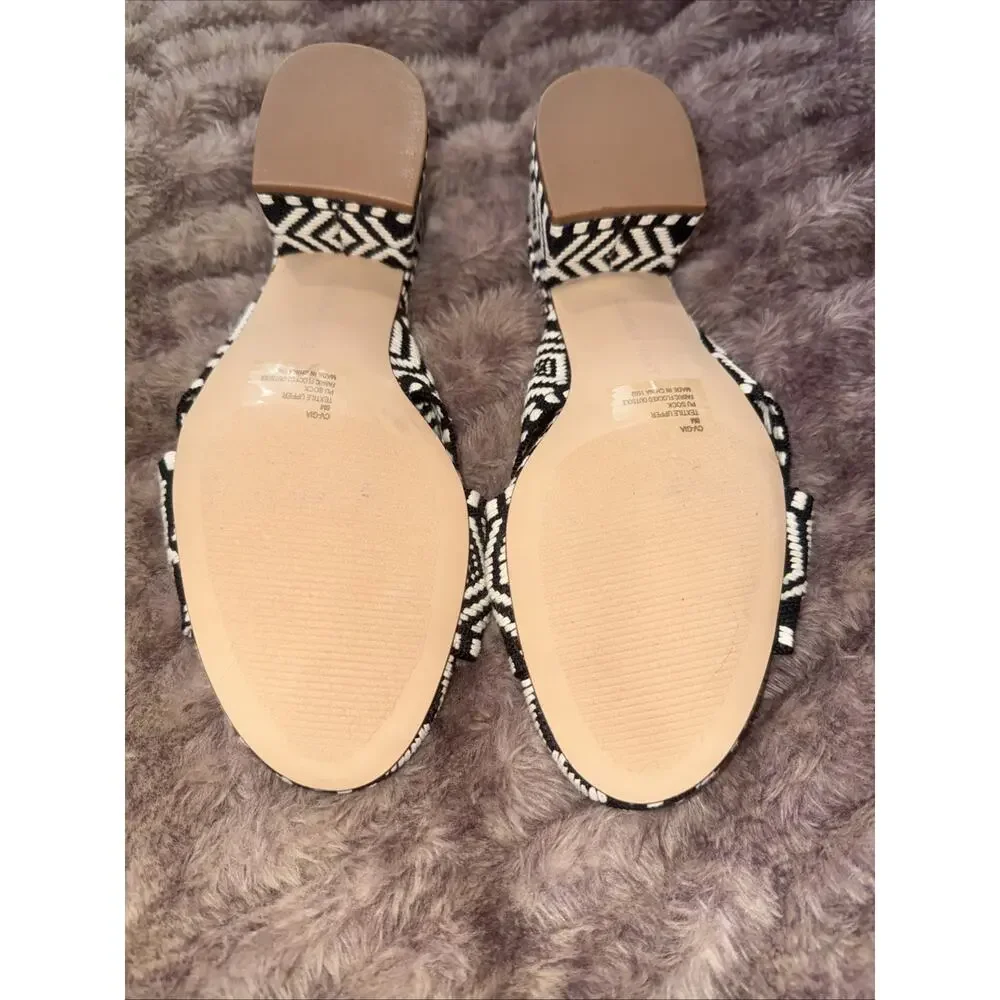 Chelsea & Violet Gia Knot Sandals Black And White Women Size 8- NEW No Box